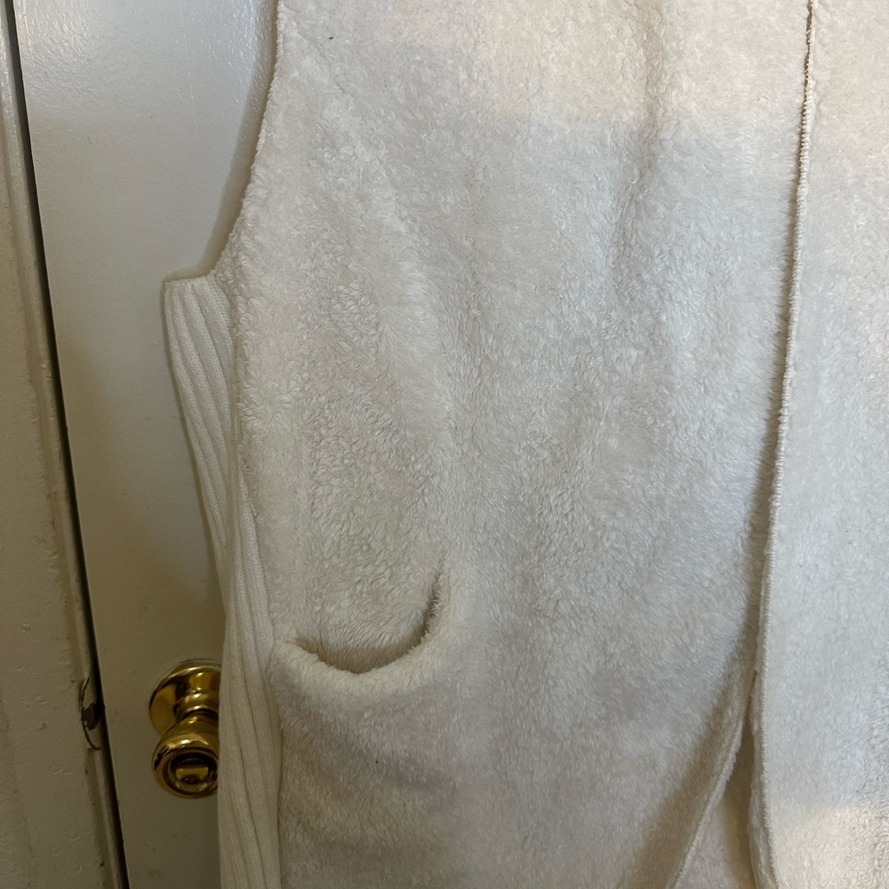 Love Tree Cream Fleece Vest - Picture 2 of 8